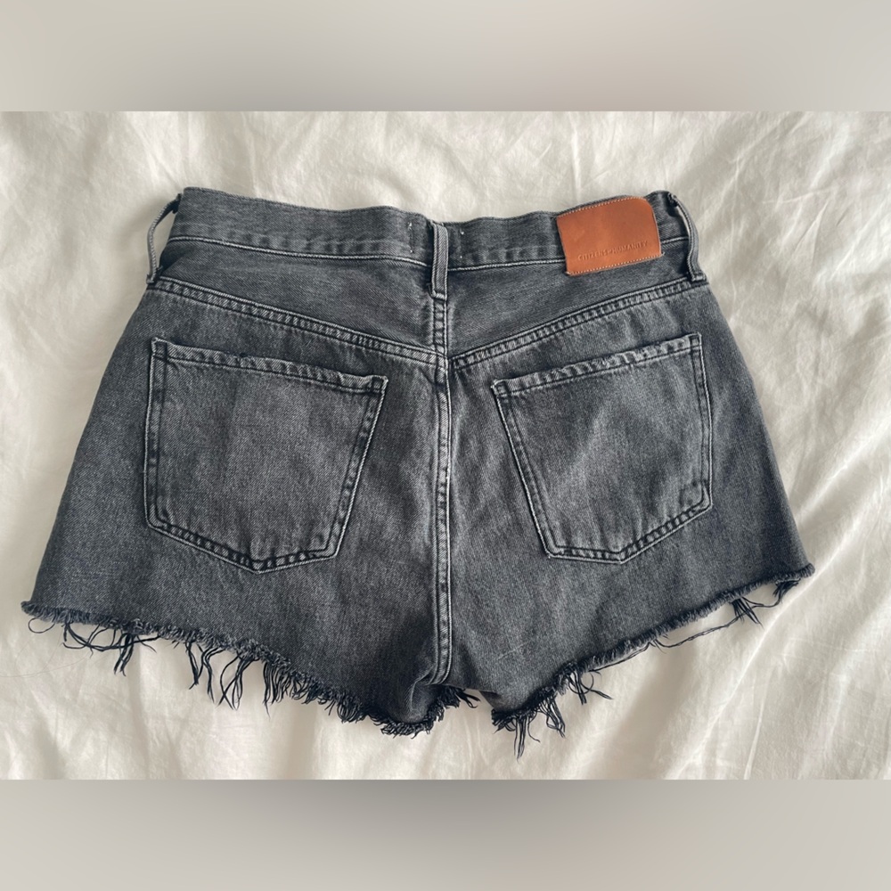 Citizens Of Humanity Loro Shorts in Vintage Black - Picture 8 of 9